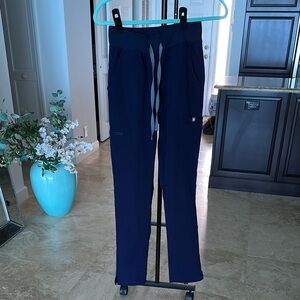 Navy Blue FIGS Yola Skinny scrub pants xs